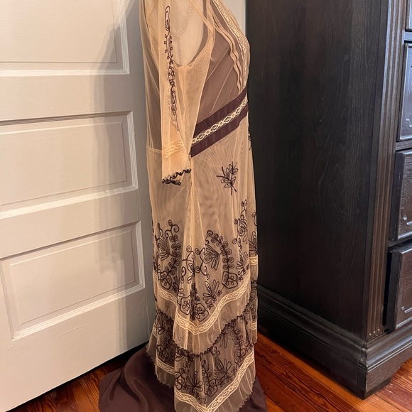 Nataya Womens Medium Beige Embroidered Mesh Lace Titanic
Sheer Embroidered Dress - Picture 3 of 8